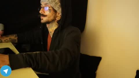 Snapshot of hatsumotokyoto chatting on January 24, 2025, 2:07 am More content   2   online show from January 24, 2025, 2:07 am