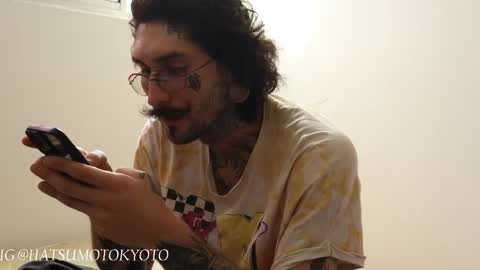 Snapshot of hatsumotokyoto chatting on March 8, 2025, 7:53 pm More content   2   online show from March 8, 2025, 7:53 pm