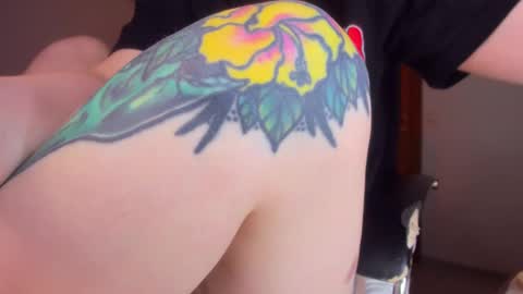  Elle   online show from February 26, 2025, 3:32 am