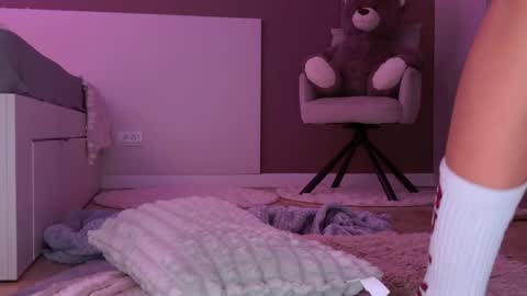 Hayley online show from April 12, 2026, 8:25 pm