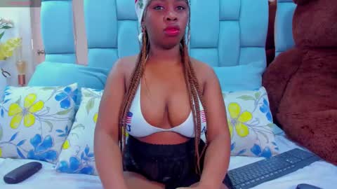 hazel_lanee online show from November 24, 2025, 4:12 am