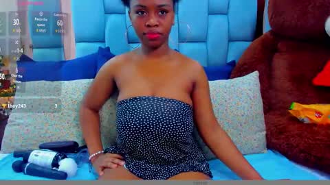 hazel_lanee online show from November 28, 2025, 4:48 am
