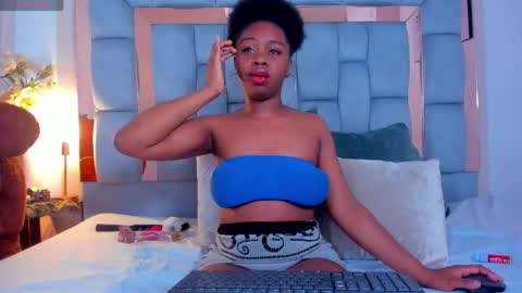 Snapshot of hazel_lanee chatting on June 5, 2026, 5:36 am hazel_lanee online show from June 5, 2026, 5:36 am