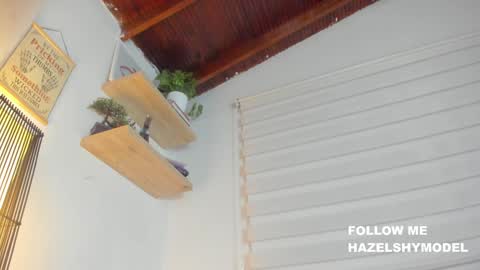 Snapshot of hazel_shy chatting on December 14, 2024, 11:23 pm Im Hazel online show from December 14, 2024, 11:23 pm