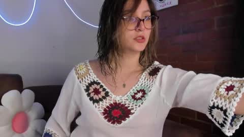 Snapshot of hazelbrownn23 chatting on February 12, 2025, 4:22 pm Hazel Brown online show from February 12, 2025, 4:22 pm