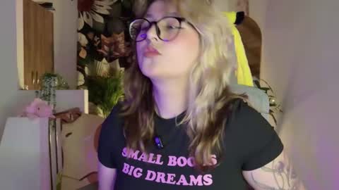 Snapshot of hazelbrownn23 chatting on May 13, 2026, 12:30 am Hazel Brown online show from May 13, 2026, 12:30 am