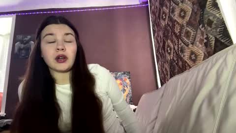 Snapshot of hazelchesick chatting on February 27, 2026, 10:15 am Chloe online show from February 27, 2026, 10:15 am