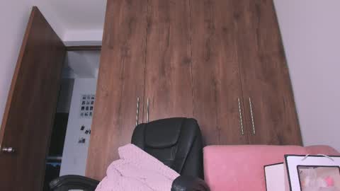 Snapshot of hazeldmafia chatting on April 28, 2026, 10:59 pm Hazel Mafia online show from April 28, 2026, 10:59 pm