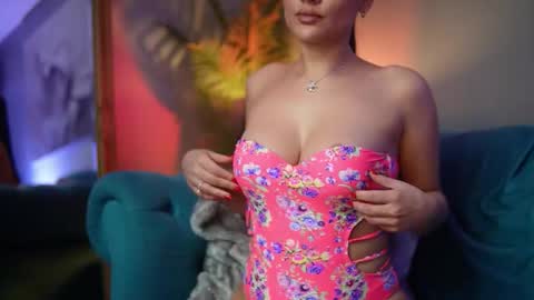  Hazel  online show from November 30, 2025, 7:18 pm