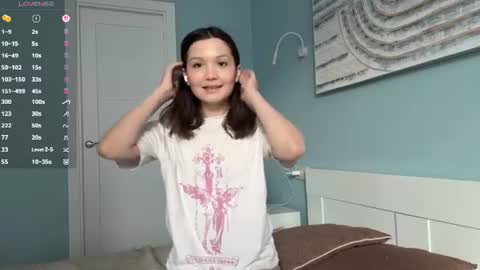 Snapshot of hazelhartshorn chatting on July 16, 2026, 5:19 pm Kira online show from July 16, 2026, 5:19 pm