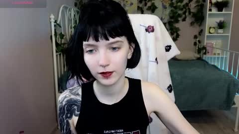 Snapshot of hazeltompson chatting on November 9, 2025, 8:29 pm hazeltompson online show from November 9, 2025, 8:29 pm