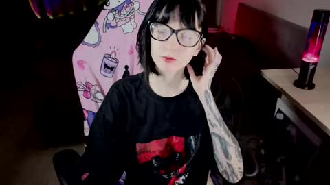 Snapshot of hazeltompson chatting on March 5, 2026, 12:23 pm hazeltompson online show from March 5, 2026, 12:23 pm