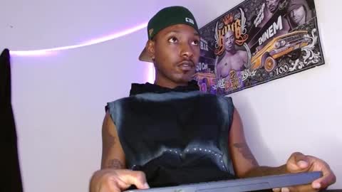 hazlan_420 online show from February 5, 2026, 2:49 am