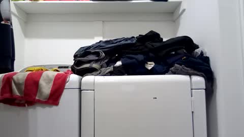 hdrsh08 online show from November 27, 2025, 7:27 pm