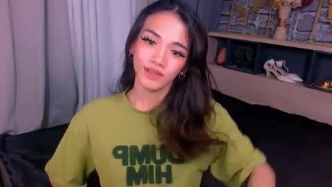 Snapshot of heather_winter chatting on December 19, 2025, 8:49 pm HEATHER online show from December 19, 2025, 8:49 pm