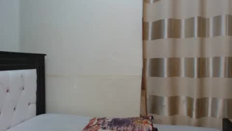 Snapshot of heatherjee chatting on October 11, 2025, 2:22 am Heather online show from October 11, 2025, 2:22 am