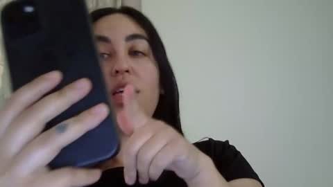 heatwavee online show from November 12, 2025, 4:18 pm