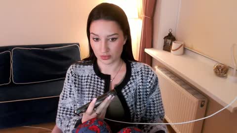 Snapshot of heaven_chloe chatting on December 5, 2024, 3:39 pm Heaven girl online show from December 5, 2024, 3:39 pm