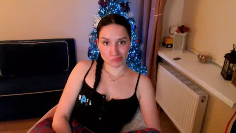 Snapshot of heaven_chloe chatting on January 26, 2025, 6:48 pm Heaven girl online show from January 26, 2025, 6:48 pm