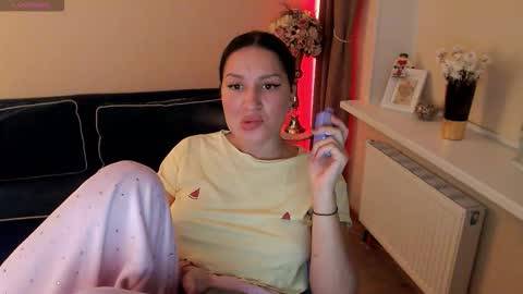 Snapshot of heaven_chloe chatting on September 8, 2025, 8:30 pm Heaven girl online show from September 8, 2025, 8:30 pm