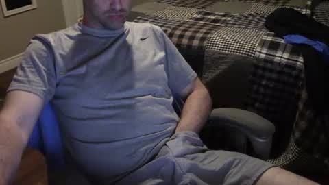 Snapshot of heavilyhung chatting on June 18, 2026, 4:24 am John online show from June 18, 2026, 4:24 am