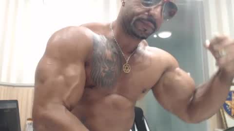 Snapshot of hebertgomes chatting on May 5, 2026, 11:13 pm hebertgomes online show from May 5, 2026, 11:13 pm