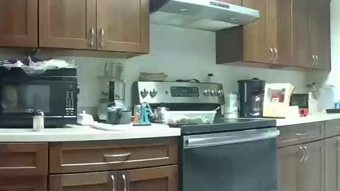 HE Black online show from October 10, 2025, 7:13 pm