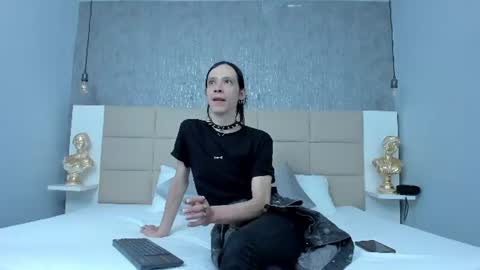 Snapshot of hecate1_ chatting on June 20, 2026, 7:05 pm Keira Hecate online show from June 20, 2026, 7:05 pm