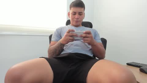 Snapshot of hector_18_ chatting on February 12, 2026, 9:10 pm 18 online show from February 12, 2026, 9:10 pm