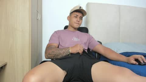 Snapshot of hector_18_ chatting on February 28, 2026, 1:01 pm 18 online show from February 28, 2026, 1:01 pm