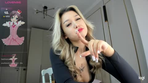 Snapshot of hee_nomy chatting on January 17, 2025, 5:32 am Nomy3 online show from January 17, 2025, 5:32 am