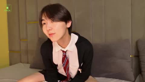 HEEJIN online show from September 30, 2025, 3:17 pm