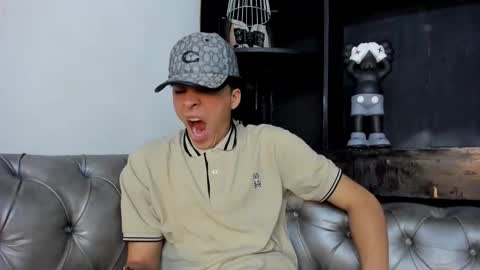 heellboy_ online show from November 29, 2025, 3:42 am