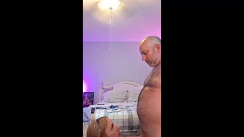 heelsstayon44 online show from April 3, 2026, 8:18 pm