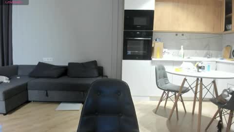 heexhia online show from December 18, 2025, 3:34 am