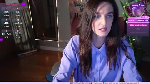 Snapshot of heidiluceous chatting on January 13, 2025, 9:52 am Heidi brunette Foxy red head and Carrie blondie online show from January 13, 2025, 9:52 am