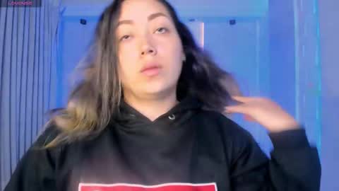 Snapshot of heidy_jhons chatting on February 4, 2026, 3:23 am Heidy online show from February 4, 2026, 3:23 am