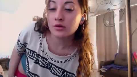 Snapshot of helen_adams_ chatting on June 24, 2026, 5:17 am helen_adams_ online show from June 24, 2026, 5:17 am