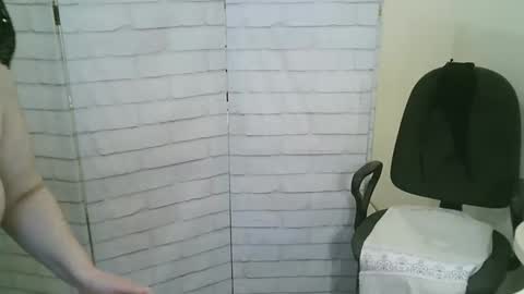 Snapshot of helen_xi chatting on April 20, 2026, 3:04 pm Helen online show from April 20, 2026, 3:04 pm