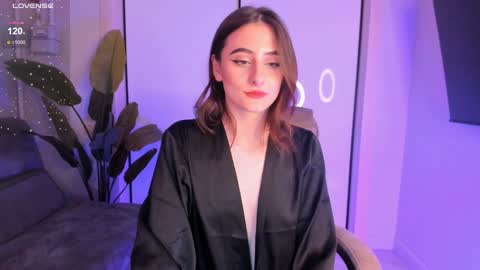 Snapshot of helena_lorente chatting on December 9, 2024, 2:34 am Helen online show from December 9, 2024, 2:34 am