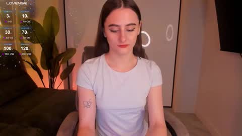Snapshot of helena_lorente chatting on January 14, 2025, 8:26 pm Helen online show from January 14, 2025, 8:26 pm