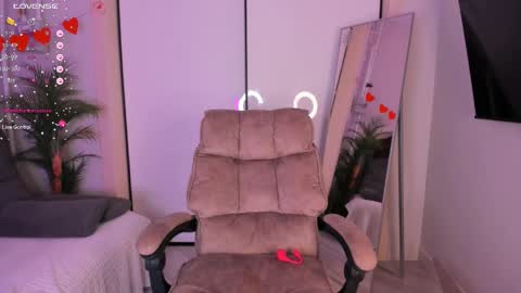 Helen online show from April 13, 2026, 3:28 pm