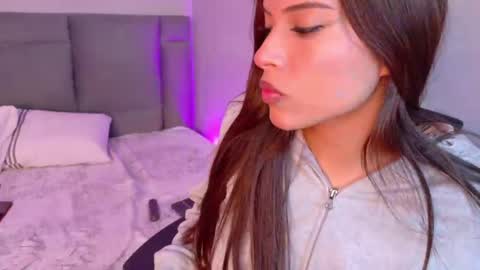 Snapshot of helenafoumier chatting on May 30, 2026, 5:54 pm helenafoumier online show from May 30, 2026, 5:54 pm