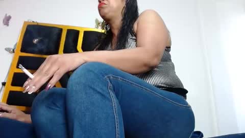 Snapshot of helenahotwet chatting on December 22, 2024, 1:00 pm helenahotwet online show from December 22, 2024, 1:00 pm