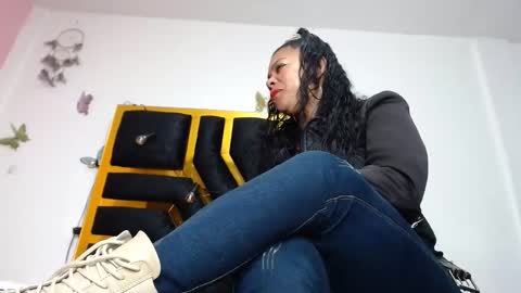 Snapshot of helenahotwet chatting on December 29, 2024, 1:17 pm helenahotwet online show from December 29, 2024, 1:17 pm