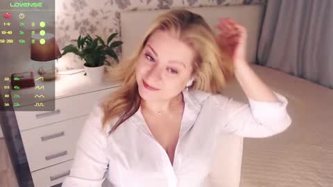 Helena Bonham online show from December 3, 2024, 1:52 am