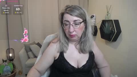 Snapshot of helenenigma chatting on March 26, 2026, 7:52 pm helenenigma online show from March 26, 2026, 7:52 pm