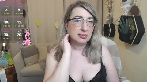Snapshot of helenenigma chatting on April 9, 2026, 6:46 pm helenenigma online show from April 9, 2026, 6:46 pm