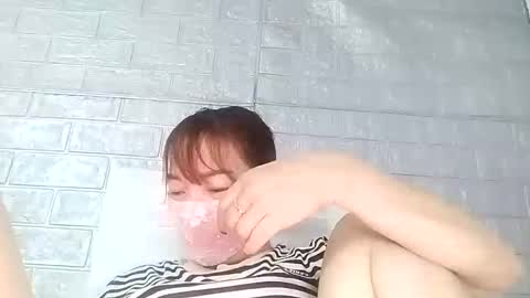 helenna_00 online show from October 3, 2025, 11:35 pm