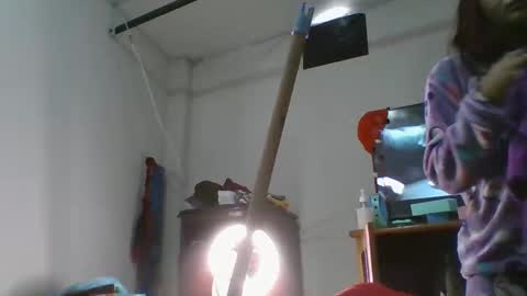 helenoliveira76340912 online show from April 18, 2026, 7:18 pm